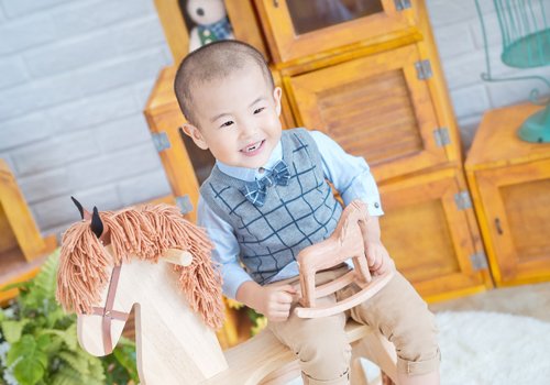 两岁男宝宝平头寸头卡尺头的剪法 简单不失潮流的男幼童短发造型