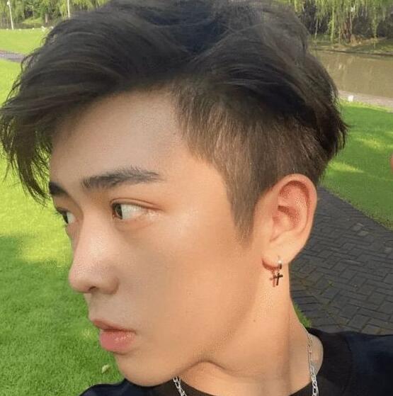 现在男生最流行的发型,令人惊艳的韩式发型