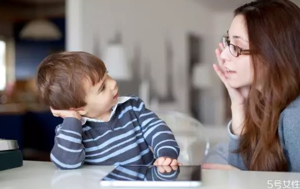 预防宝宝说话结巴的方法 宝宝语言发育的误区有哪些
