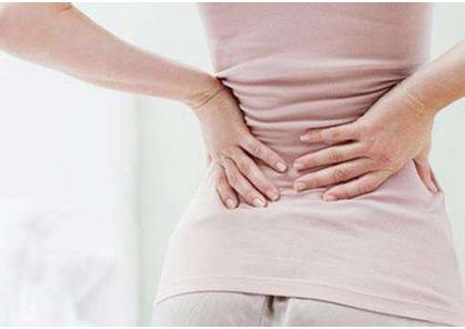 腰痛的原因有哪些：女性腰痛小心妇科疾病缠上你