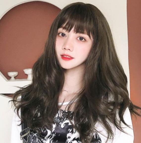 韩式发型女中长发微卷,被受亲赖的清新韩式发型