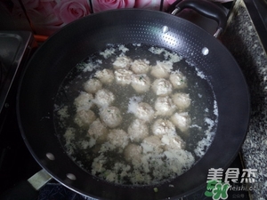 肉丸子可以用面粉吗？肉丸子用什么粉？