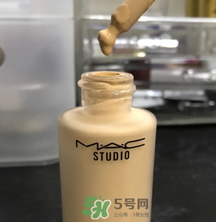 mac水漾轻盈粉底液色号 mac魅可水漾轻盈粉底液试色