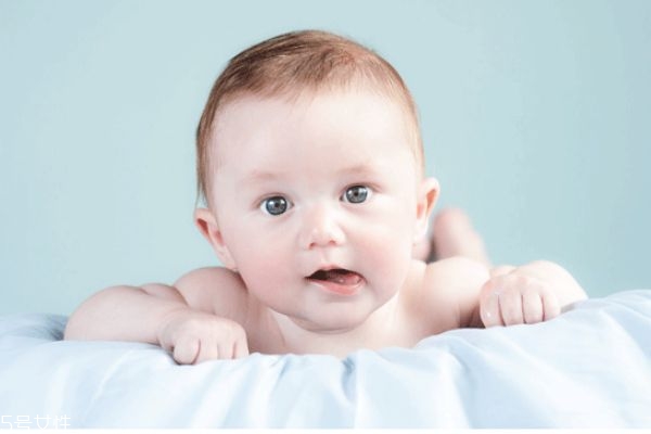 宝宝流口水是缺什么吗 大多都是生理性原因