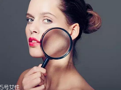 化妆卡粉是什么意思 导致卡粉的原因和解决方法