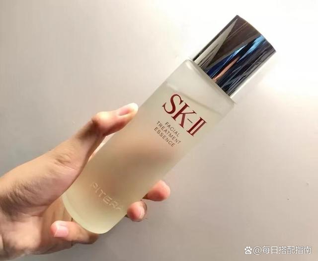 盘点几款超火的大牌精华水：SK2高度滋养，兰蔻精华水