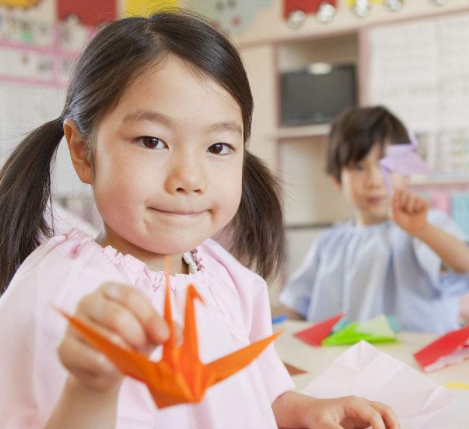 孩子在幼儿园受欺负怎么办？孩子在幼儿园不合群怎么办？