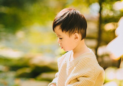 三岁男宝宝理什么样的发型好看 夏季圆脸男童清爽消暑短发造型