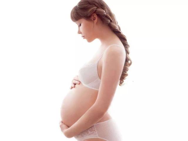 孕中期腰疼是怎么回事？什么原因会导致胎停？