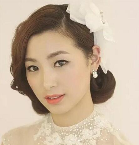 最新清纯优雅韩式新娘发型