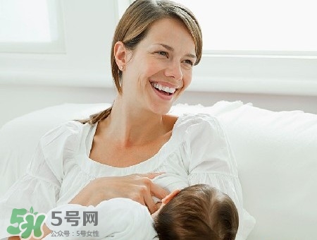 母乳到什么时候就没营养了？母乳什么时候断最好？