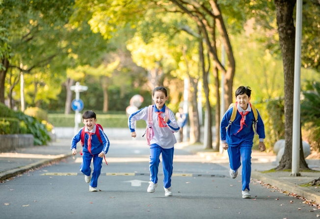 如何守护青少年心理健康 正确引导极为重要 