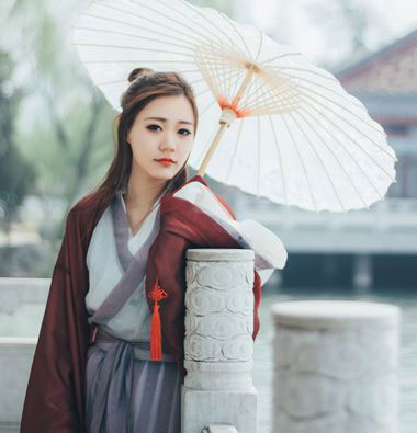 古典中国风女生编发发型设计