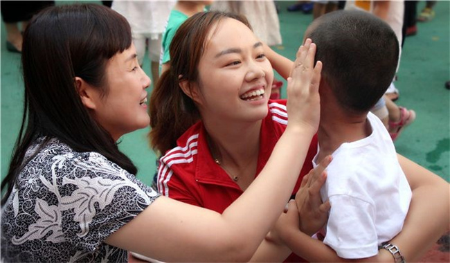 幼儿园老师怎么教育能让孩子学会感恩 