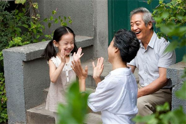 幼儿园老师怎么教育能让孩子学会感恩 