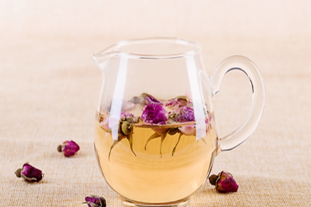 经常喝玫瑰花茶有什么好处？玫瑰花茶的功效与作用是什么
