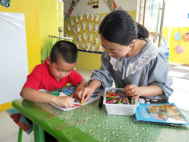 学前教育老师怎么和孩子搞好关系 