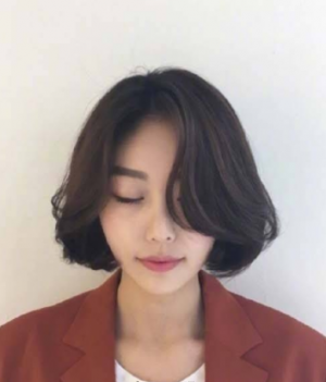 韩系温柔气质短发发型  打造精致温柔女神范