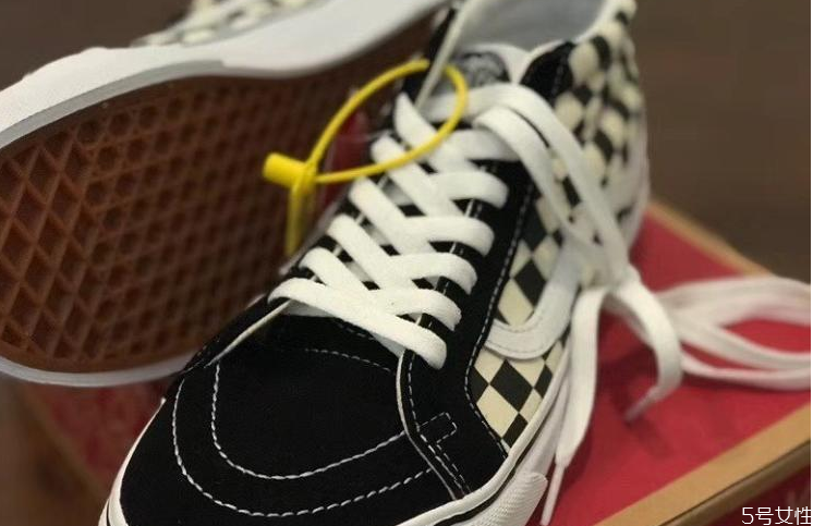 vans棋盘格怎么鉴定真假 vans棋盘格真假鉴定