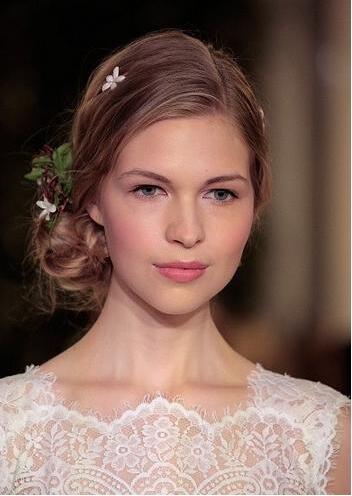 不同脸型怎么弄新娘发型 2023不同脸型适合的完美新娘发型