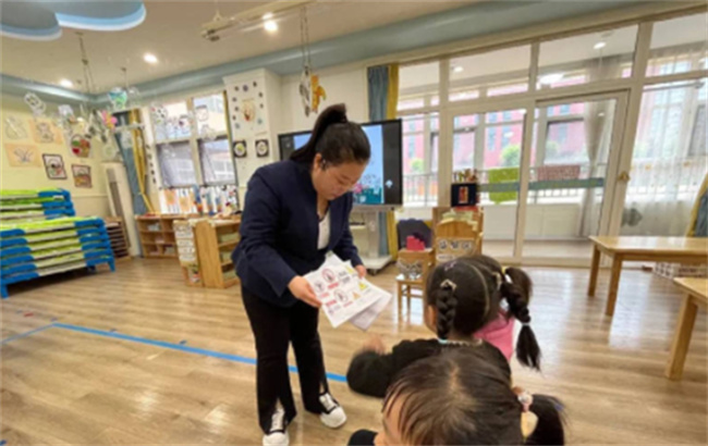 家长进课堂 携手助成长——沣东新城润馨怡园幼儿园家长进课堂活动 