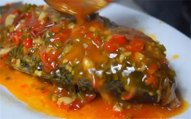 红烧鱼这样做最好吃，烹饪方法和技巧在这，普通人都能轻易学会 