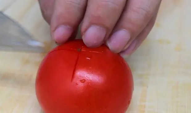 番茄炒鲜菇这样做才好吃，原来是有技巧的，难怪之前做的不好吃 