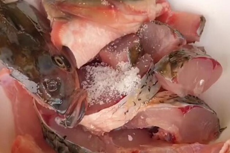 红烧草鱼怎么做好吃又简单，红烧草鱼的做法简单又好吃