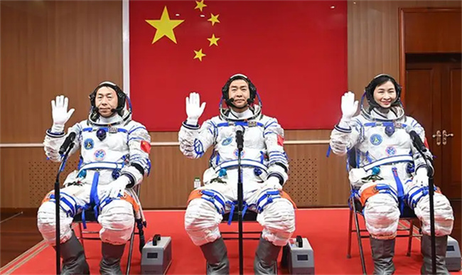 6位中国航天员太空聚会 都有哪些人？ 