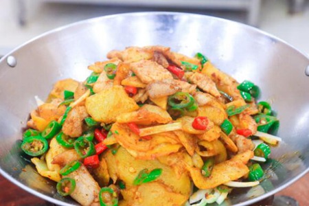 干锅土豆片怎么做好吃又简单？干锅土豆片的做法步骤