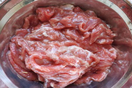 水煮牛肉片怎么做好吃又嫩？正宗水煮牛肉片的做法和步骤