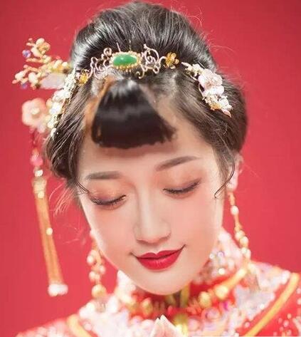 2023年最新流行中式新娘发型 绝美中国风