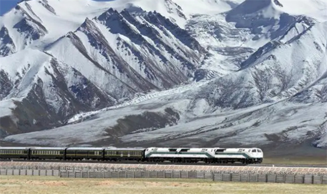 1956公里的铁路叫什么铁路 青藏铁路是哪一年建成的 