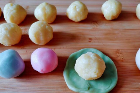 冰皮月饼的做法，家庭冰皮月饼制作方法及原料