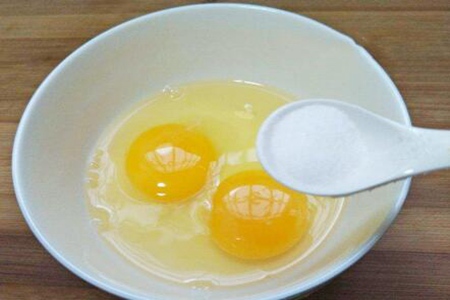 蒸鸡蛋羹的做法，蒸鸡蛋羹最简单的方法蛋羹滑嫩无蜂窝