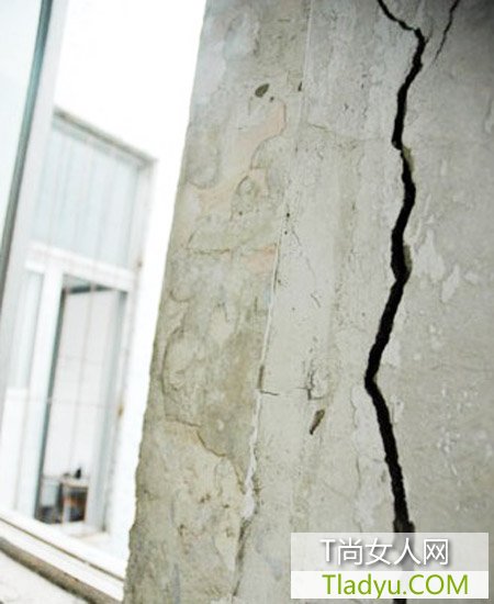 细小裂缝隐患大 墙体开裂处理须谨慎