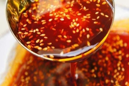 辣椒油怎么做才能又辣又香，这道秘制辣椒油的做法香辣美味