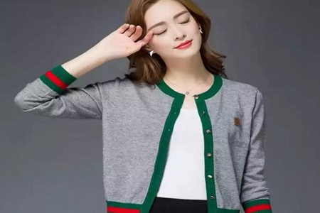 女人在买毛衣时四大挑选法则，这样能搭配出时尚范