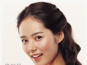 韩国女演员百变造型 甜美的微笑清纯靓丽