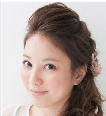 韩式中长发扎发发型设计 简单中有精致