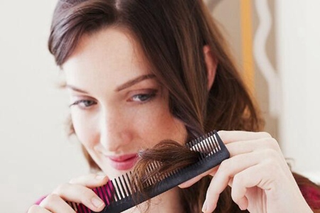 女性脱发是什么原因造成的？这四个诱因引发及时改善