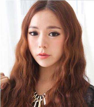 今年流行女生韩式中长微卷发型