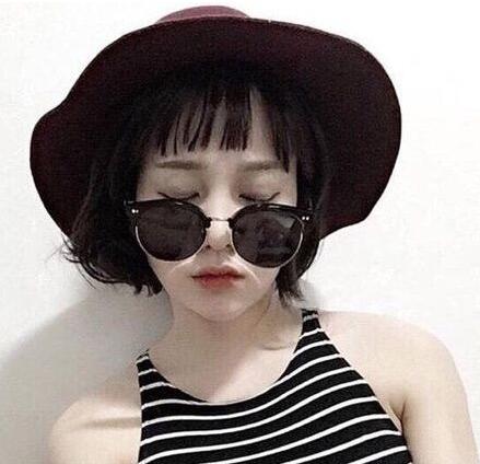 2023年下巴尖女生合适的韩式微卷短发发型