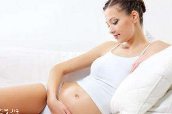 警惕妈妈怀孕期4种情况不能摸肚子 准妈妈怀孕期间能摸肚子吗