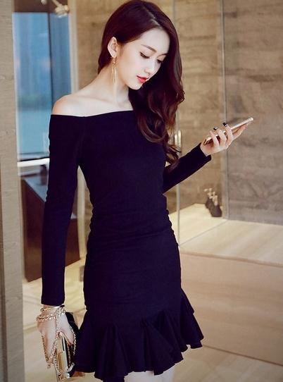 冬季内搭黑色连衣裙 时尚优雅显气质
