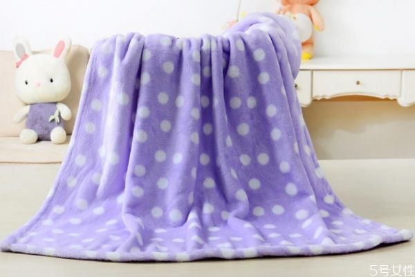 家里的大厚毛毯可以干洗吗 厚毛毯的清洗方法