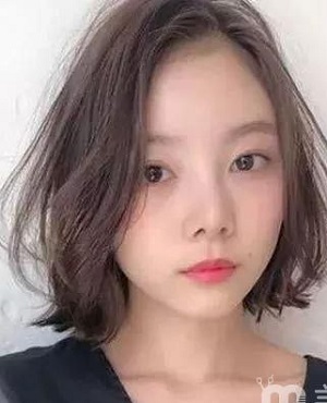 韩式短发烫发发型潮女必备发型  时髦显白又减龄