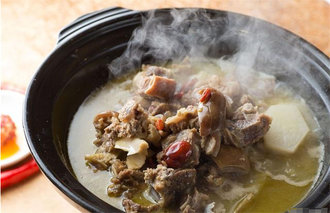 牛肉炖萝卜海带汤的做法有哪些，牛肉萝卜海带汤的功效 
