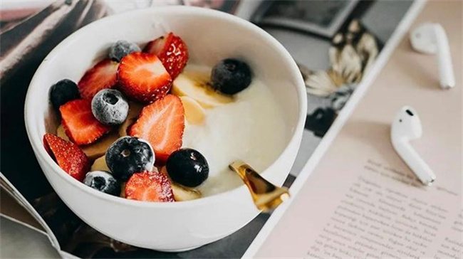 酸奶碗成为了健康早餐和社交媒体的新宠 