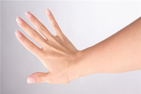 手脚皮肤要如何保养？这几种方法让手脚肌肤更加滋润